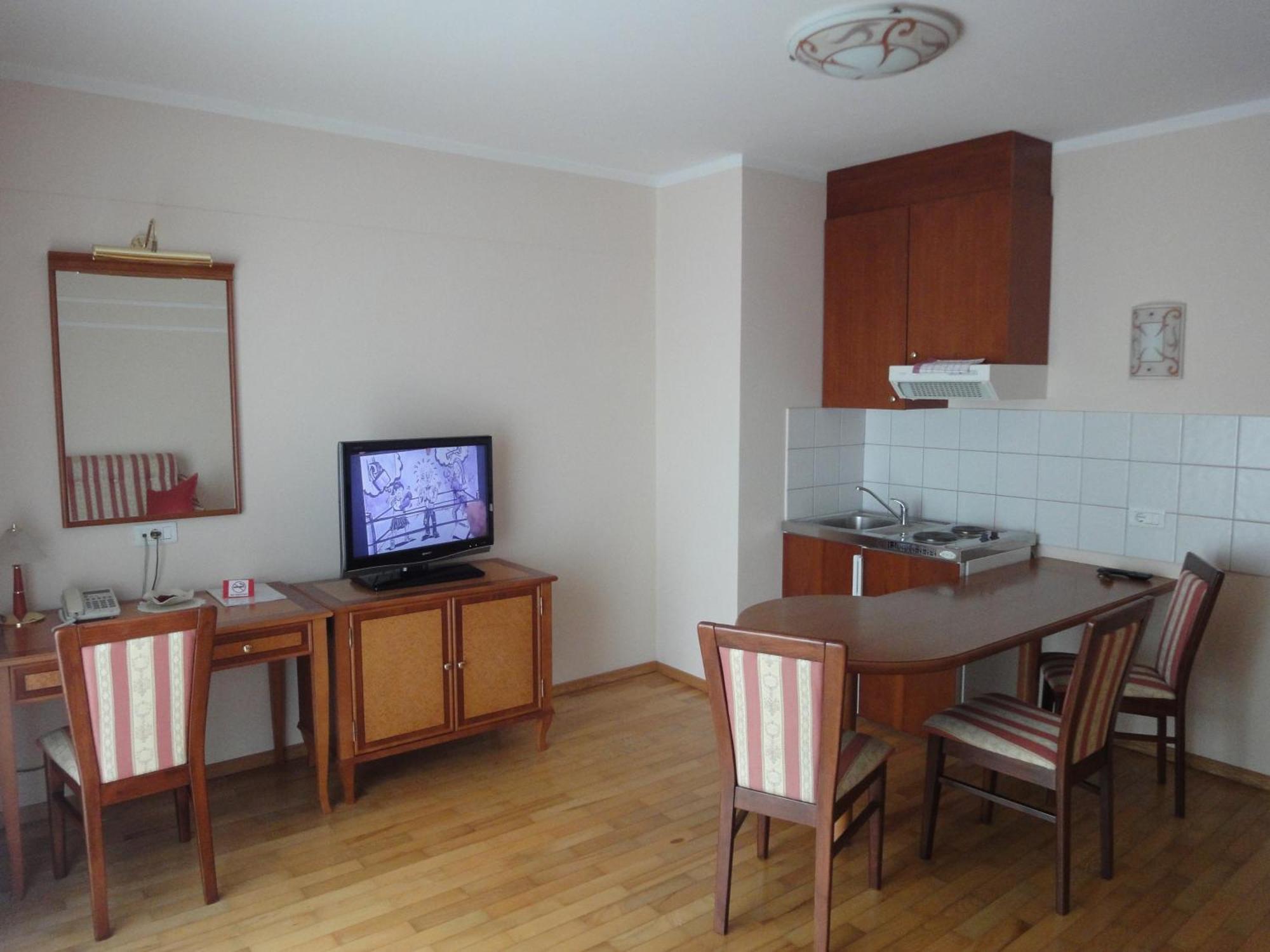Hotel Cateski Dvorec ชาเตช อ็อบ ซาวี ภายนอก รูปภาพ
