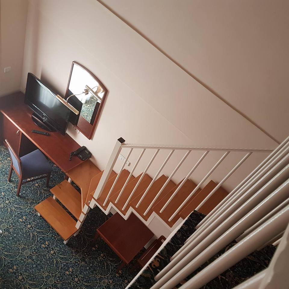 Hotel Cateski Dvorec ชาเตช อ็อบ ซาวี ภายนอก รูปภาพ