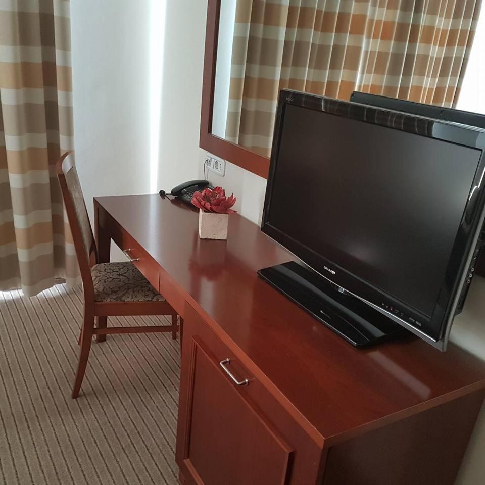 Hotel Cateski Dvorec ชาเตช อ็อบ ซาวี ภายนอก รูปภาพ